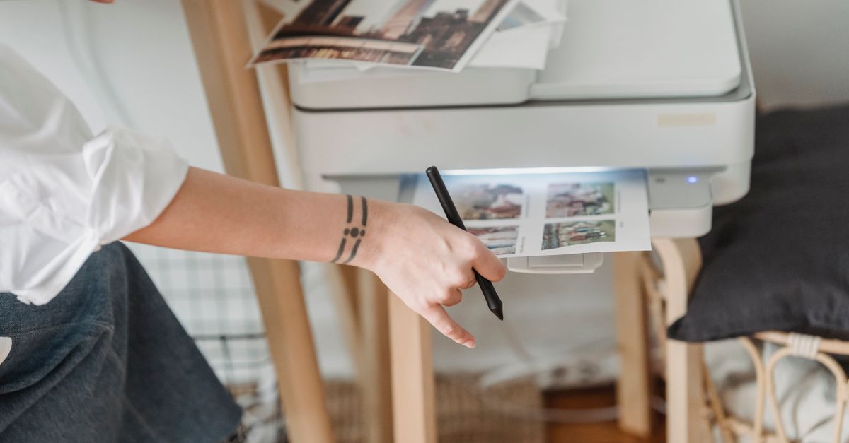 Imprimante UV : fonctionnement, avantages et applications professionnelles
